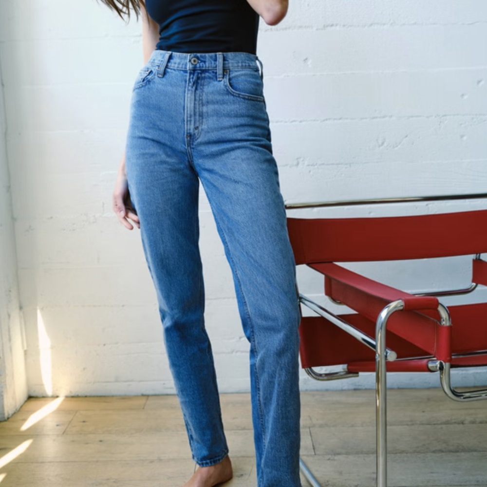 Abercrombie & Fitch Ultra High Rise 90s Straight Jeans